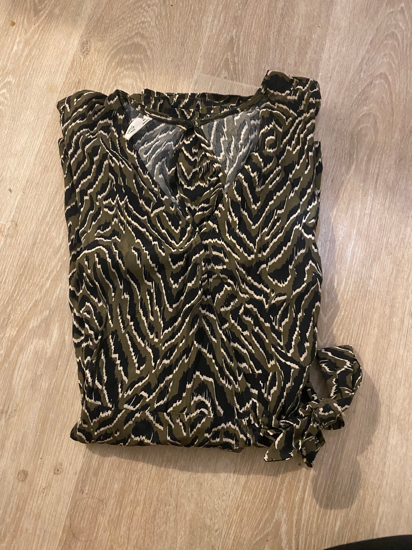 Robe Portefeuille Élégante 🖤 - Mango (Taille L)